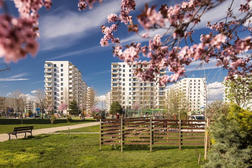 Apartament cu 3 camere decomandat în Nord
