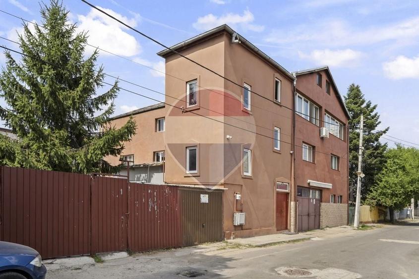 Casă individuală cu 14 camere cu Teren 457 Mp în Rahova