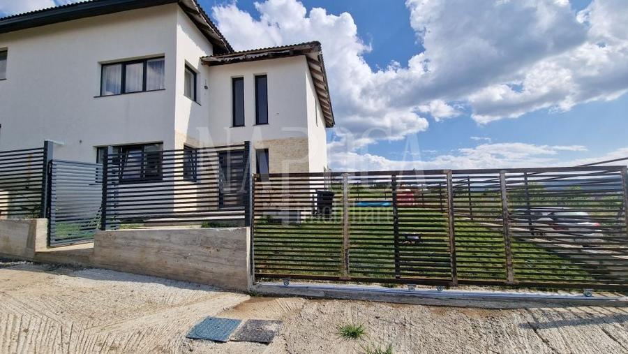 Duplex cu 4 camere cu Canalizare în Dezmir