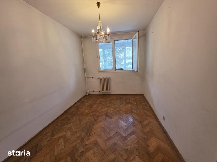 Apartament cu 4 camere semidecomandat în Sălăjan