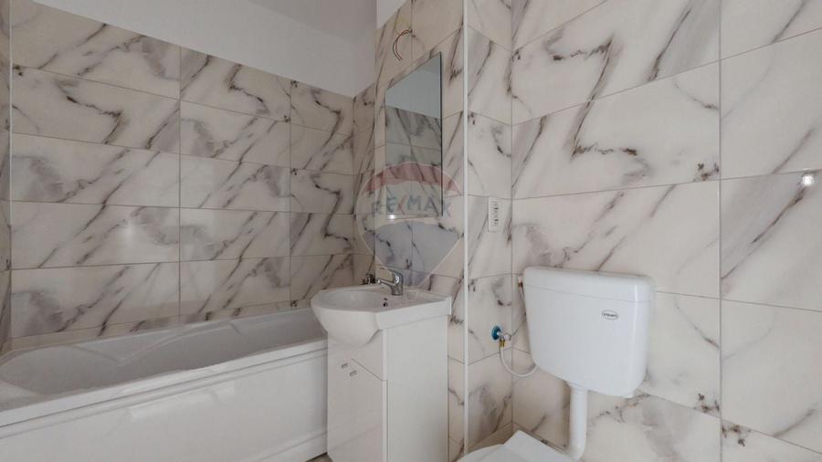 Apartament cu 2 camere semidecomandat în Sânpetru