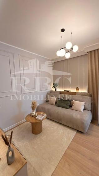 Apartament cu 3 camere semidecomandat în Florești