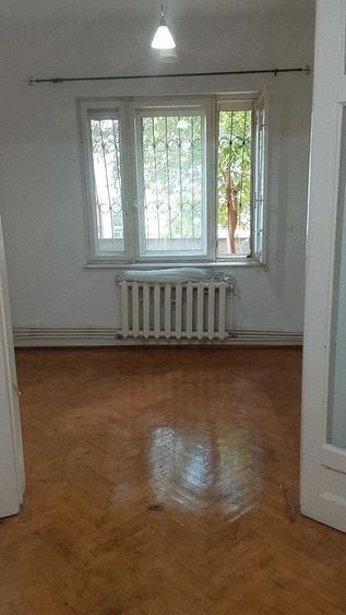 Apartament cu 3 camere decomandat, mobilat în Universitate