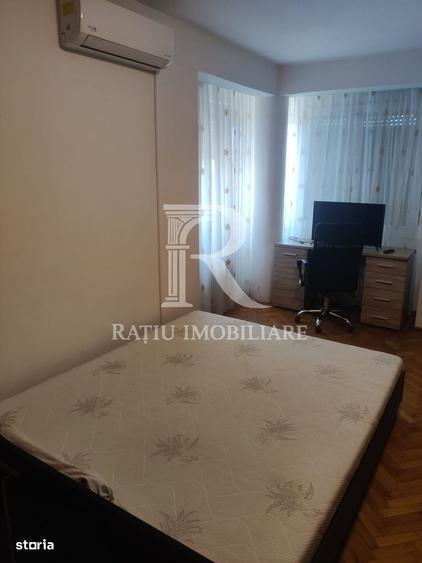 Apartament cu 3 camere decomandat în Central