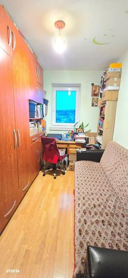 Apartament cu 3 camere decomandat, mobilat în Alexandru cel Bun