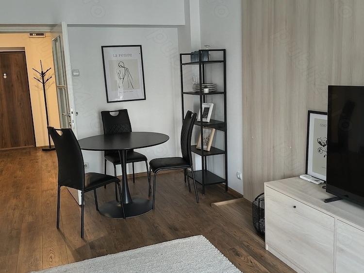 Apartament cu 2 camere decomandat, mobilat în Splaiul Unirii