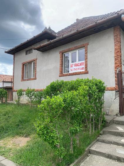 Casă cu Teren 450 Mp în Central