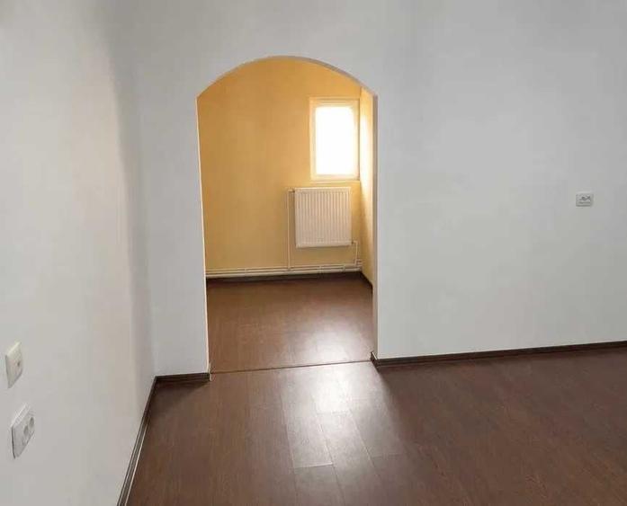 Casă cu 3 camere în Ciurbești