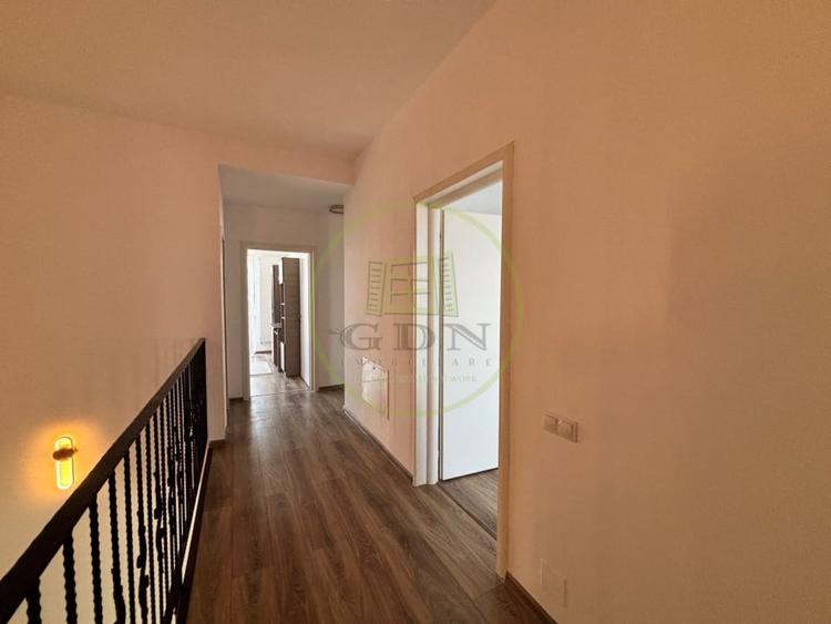 Duplex cu 4 camere cu Canalizare în Sud-Est