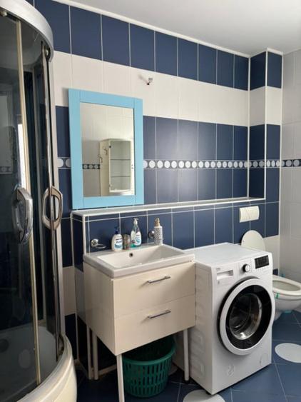 Casă cu 5 camere cu Teren 4000 Mp în Comșești