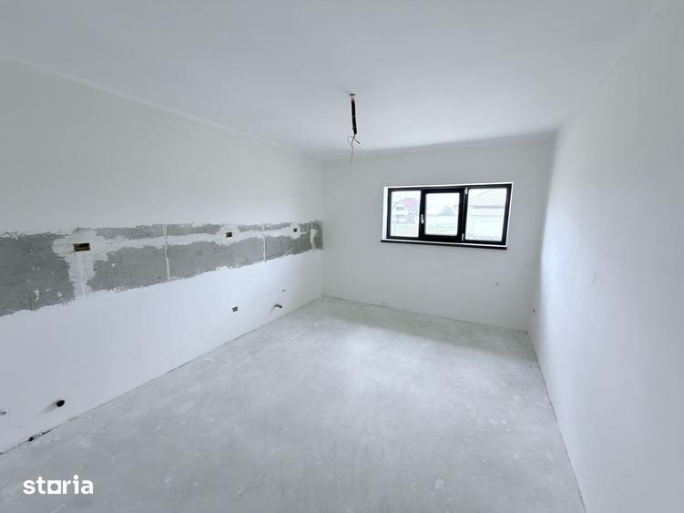 Casă cu 3 camere cu Teren 1000 Mp în Stăuceni