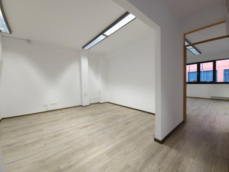 Birou, de 62.900001525879 mp, în Central