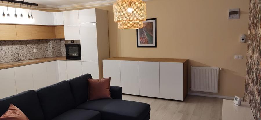 Apartament cu 2 camere semidecomandat, mobilat în Florești