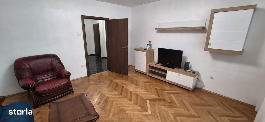 Apartament 3 Camere Etaj 1 Complex Studentesc 450 euro - 1