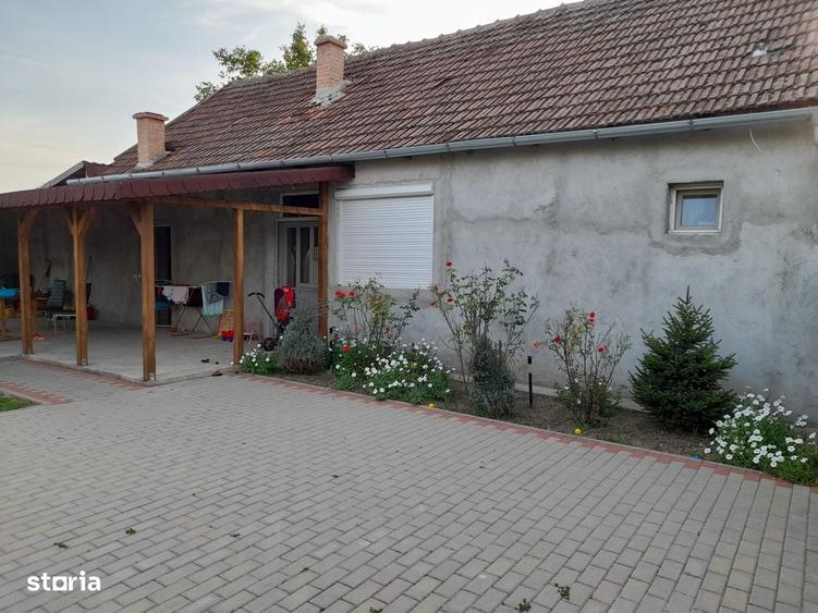 Casă cu 4 camere cu Teren 1400 Mp în Șimand