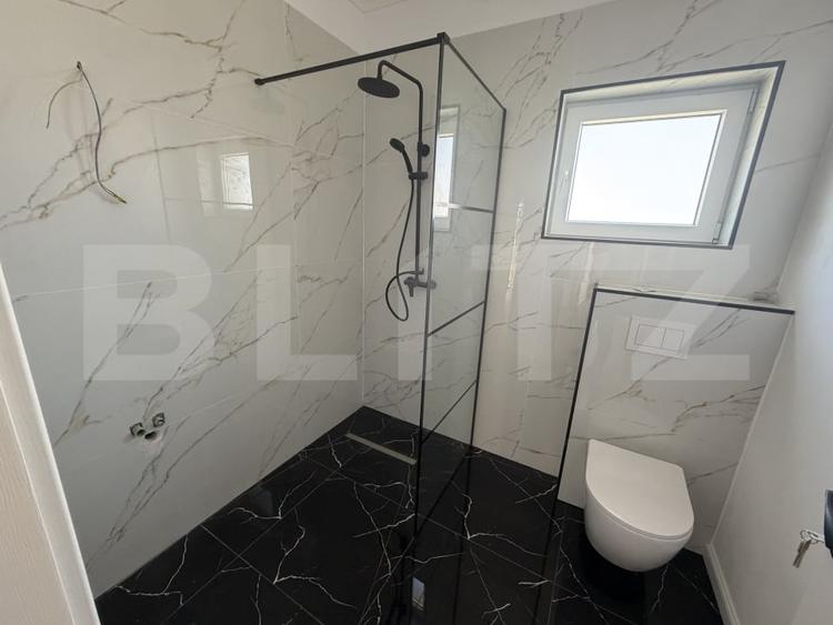 Apartament cu 3 camere decomandat în Sud