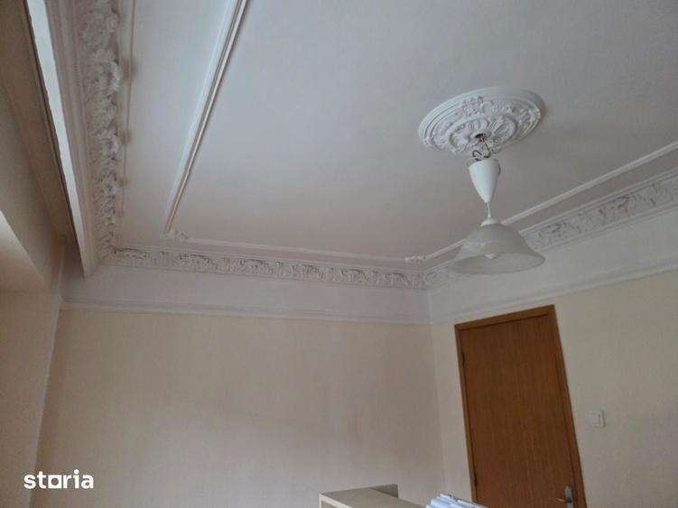 Apartament cu 3 camere semidecomandat în Cotroceni