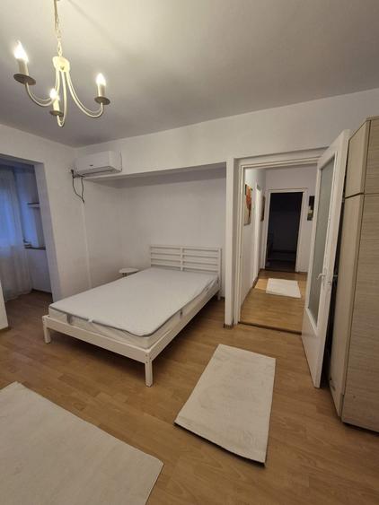 Apartament cu 2 camere decomandat în Sârbi