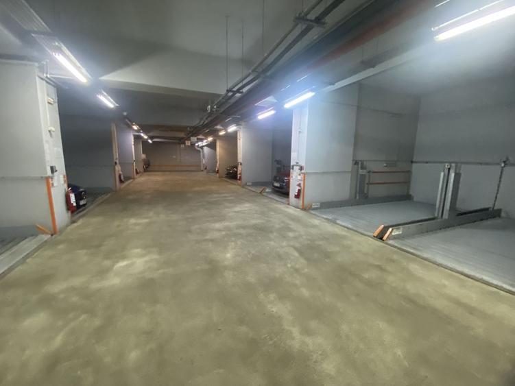 Birou, de 335 mp, în P-ța Romană