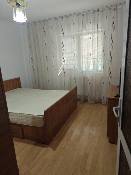 Apartament cu 2 camere decomandat în Pelican
