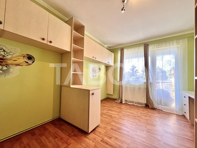 Apartament cu 4 camere semidecomandat, mobilat în Gheorgheni