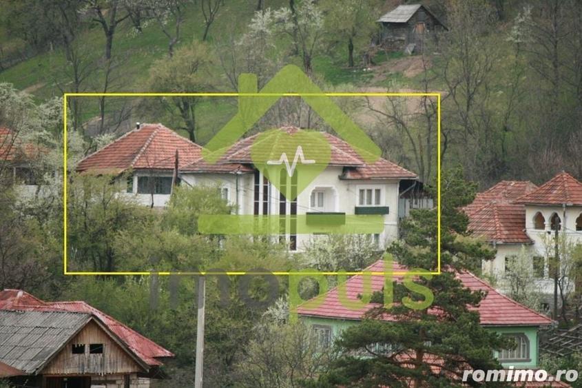 Casă cu 4 camere cu Teren 1100 Mp în Godeanu