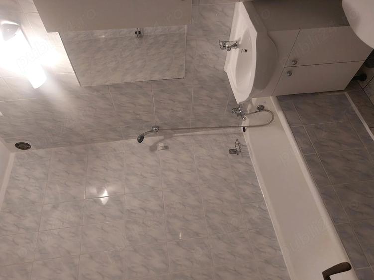 Apartament cu 4 camere semidecomandat, mobilat în Drumul Taberei