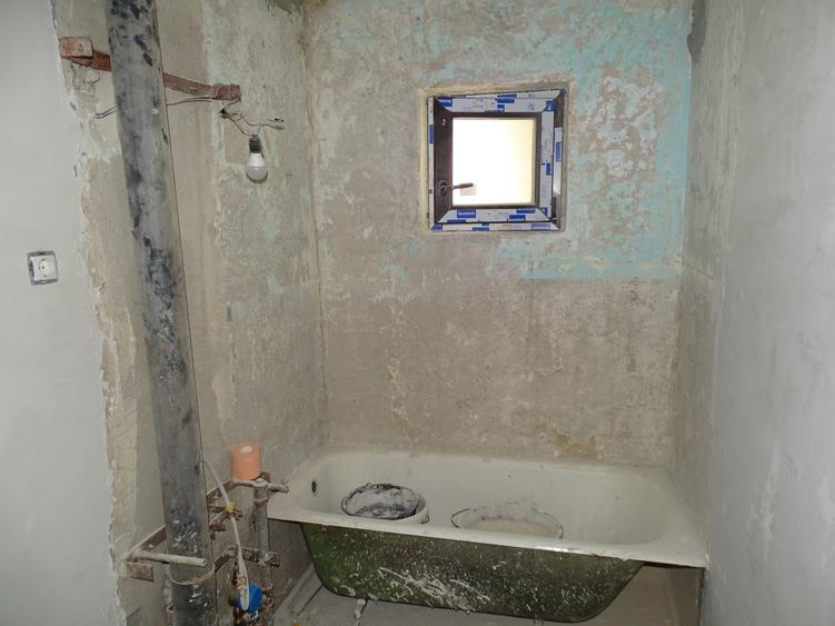Apartament cu 3 camere decomandat în Feldioara