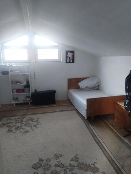 Casă cu 3 camere cu Teren 280 Mp în Central