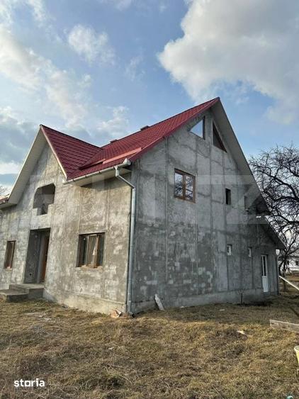 Casă cu 5 camere cu Teren 1000 Mp în Central