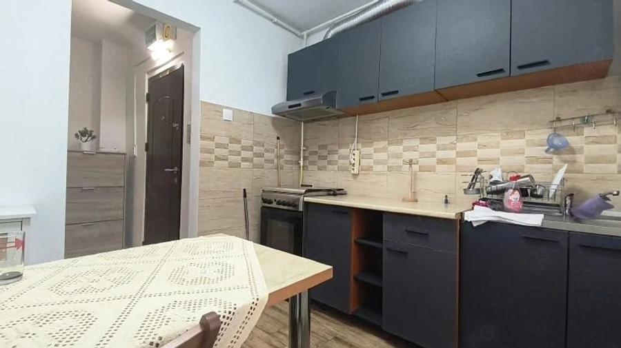 Apartament cu 2 camere semidecomandat în Piața Centrală