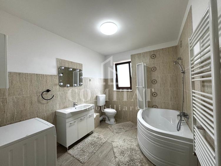 Duplex cu 4 camere cu Canalizare în Europa