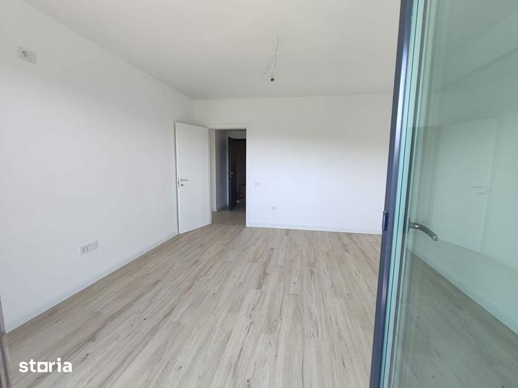 Apartament cu 2 camere semidecomandat în Podu Roș