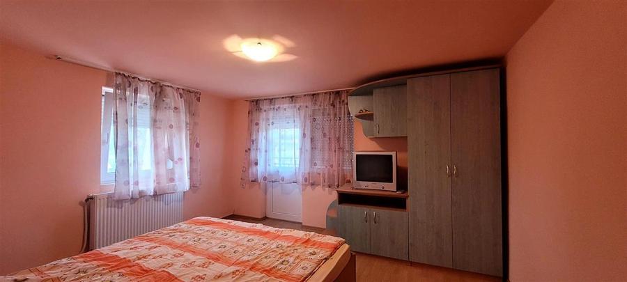 Casă cu 5 camere cu Teren 3316 Mp în Felcheriu