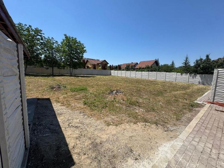 Casă cu 4 camere în Exterior Vest