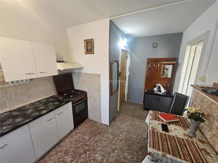 Apartament cu 2 camere semidecomandat în Micro I