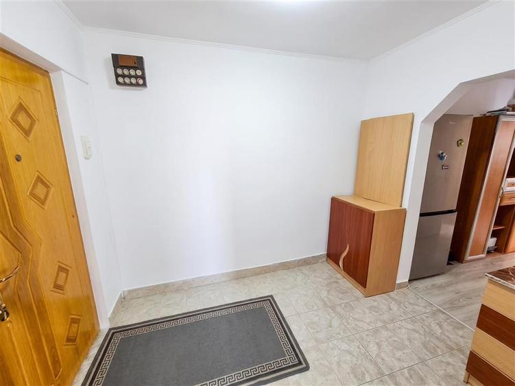 Apartament cu 3 camere decomandat, mobilat în Obcini
