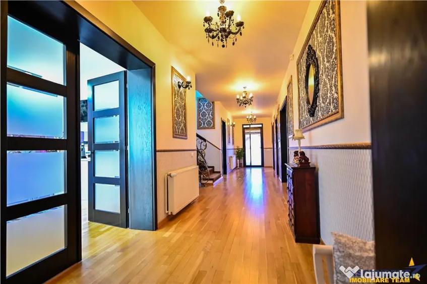 Casă cu 5 camere cu Teren 965 Mp în Central