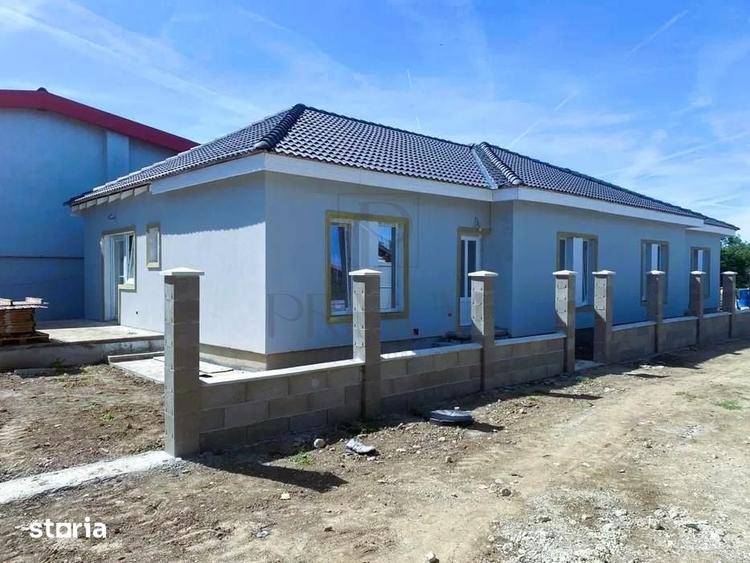 Casă cu 3 camere cu Teren 275 Mp în Sânmihaiu Român