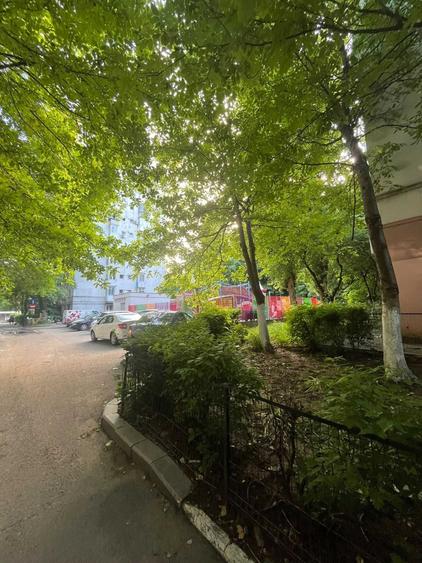 Apartament cu 2 camere semidecomandat în Olteniței