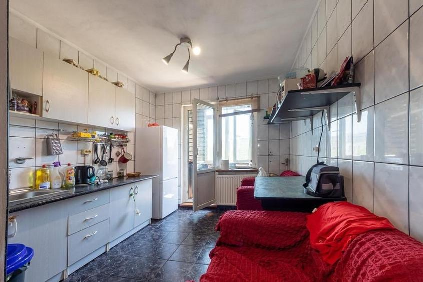 Apartament cu 3 camere în Berceni