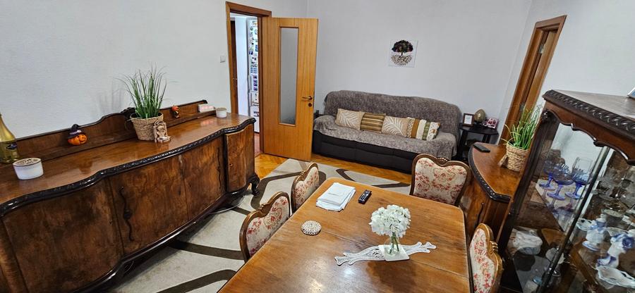Apartament cu 3 camere semidecomandat, mobilat în Iancului