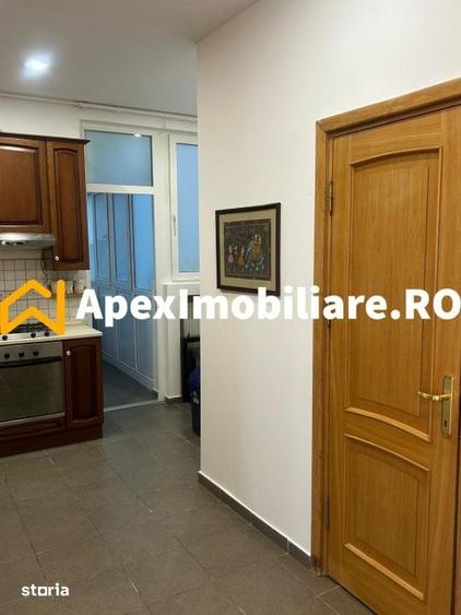Apartament cu 3 camere semidecomandat în Eminescu