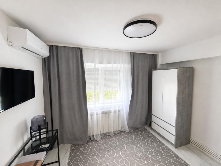 Apartament cu 3 camere decomandat, mobilat în Far