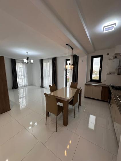 Apartament cu 3 camere decomandat, mobilat în Ultracentral