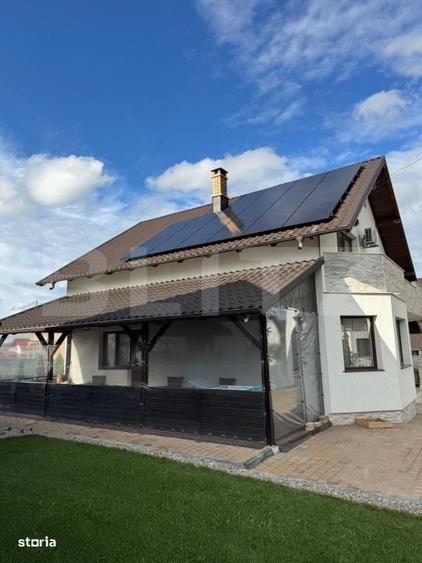 Casă cu 4 camere în Ipotești
