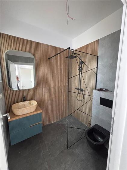 Duplex cu 5 camere cu Canalizare în Moșnița Veche