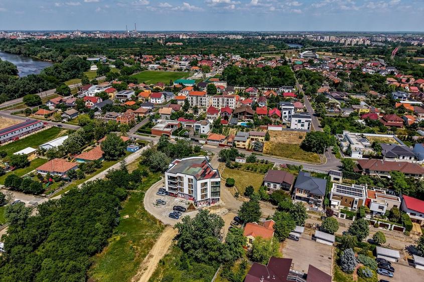 Apartament cu 2 camere decomandat în Subcetate