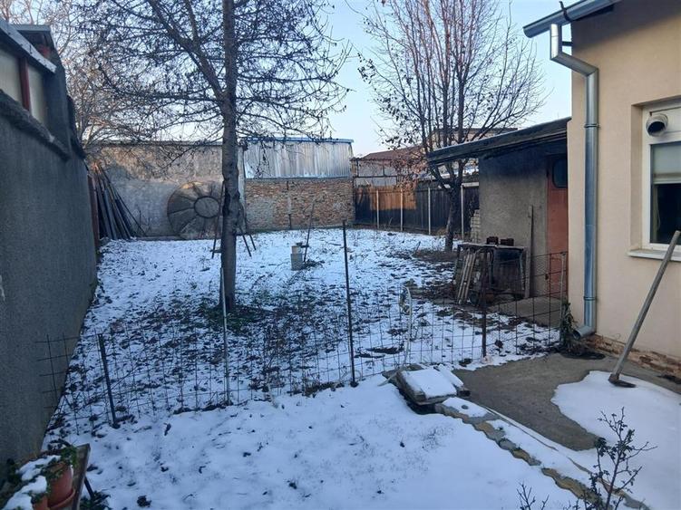 Casă individuală cu 3 camere cu Teren 490 Mp în Central