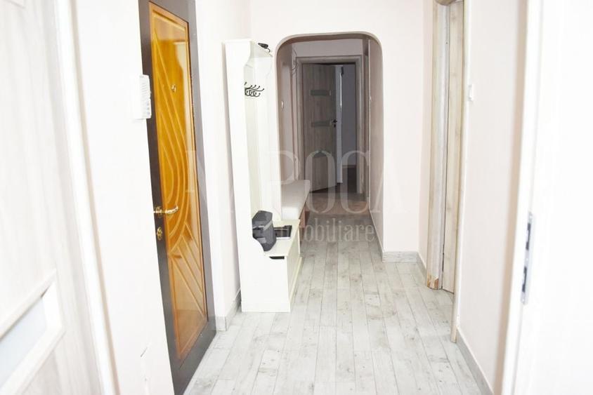 Apartament cu 4 camere decomandat în Rogerius